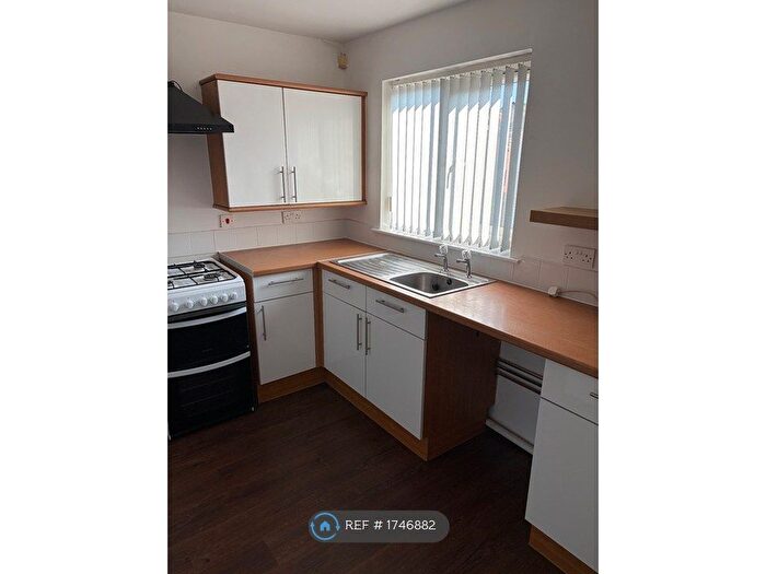 2 Bedroom Flat To Rent In Chequer Road, Doncaster, DN1