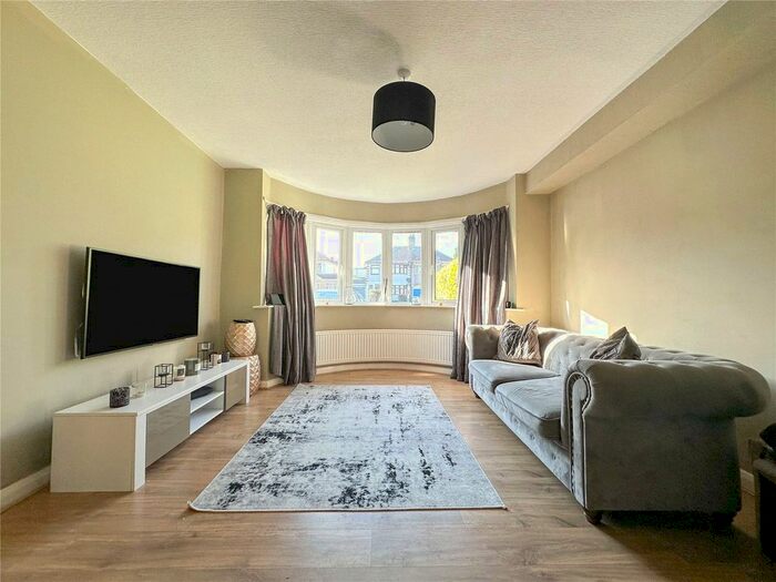 3 Bedroom Semi-Detached House To Rent In Okehampton Crescent, Welling, Kent, DA16