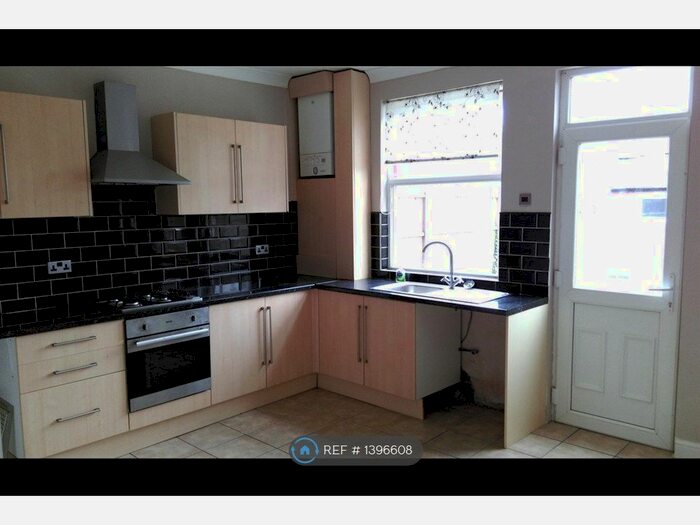 2 Bedroom Terraced House To Rent In Lyndon Avenue, Leeds, LS25