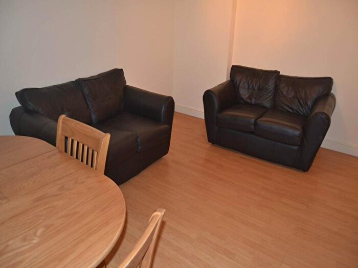 4 Bedroom Flat To Rent In Crwys Road, Cathays, Cardiff, CF24