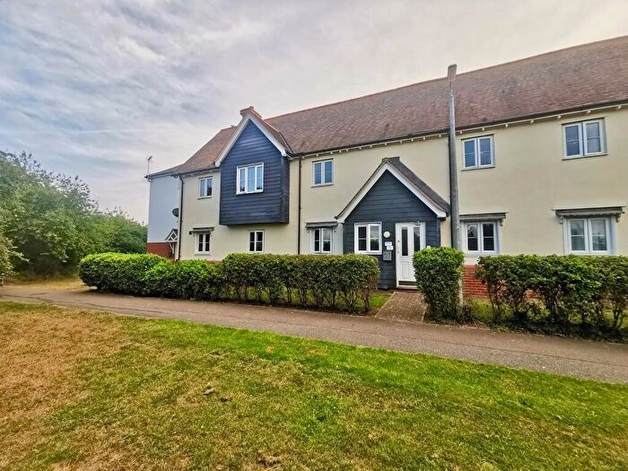 2 Bedroom Apartment For Sale In Iona Walk, Rowhedge, CO5