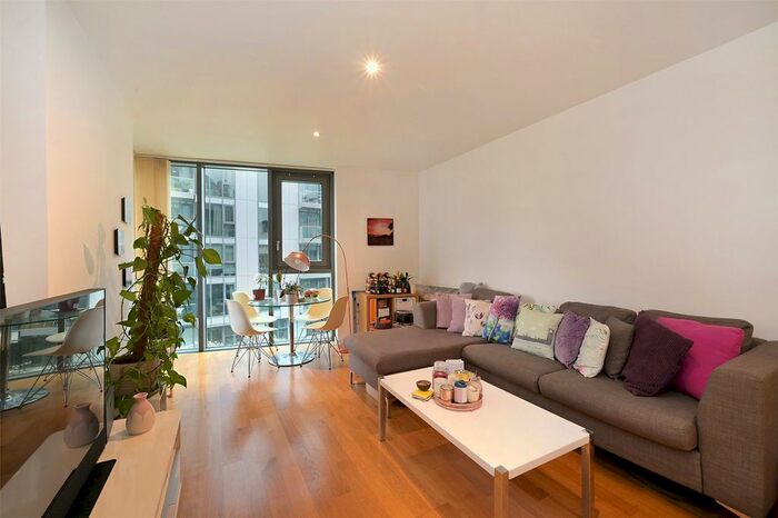 2 Bedroom Flat To Rent In Eastfields Avenue, London, SW18