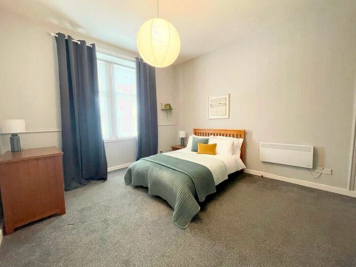 2 Bedroom Flat To Rent In London Road, Gallowgate, Glasgow, G40