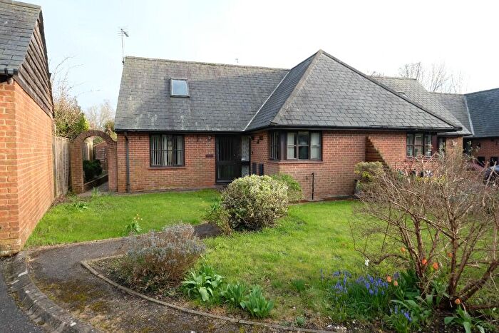 2 Bedroom End Of Terrace House For Sale In St Johns Court, Marchwood, Southampton, SO40