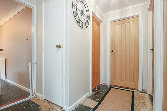 3 Bedroom Detached Bungalow For Sale In Melrose Gardens, Newmarket, CB8