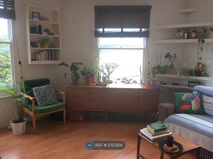 2 Bedroom Flat To Rent In Stockwell Road, London, SW9
