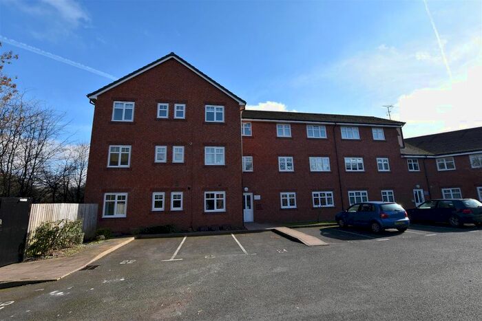 2 Bedroom Flat To Rent In Bell Court, Northfield, Birmingham, B31