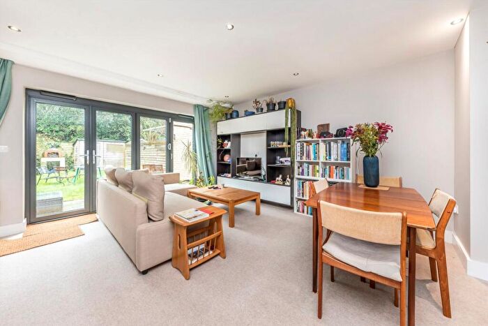 3 Bedroom House For Sale In Glenton Mews, Peckham, SE15
