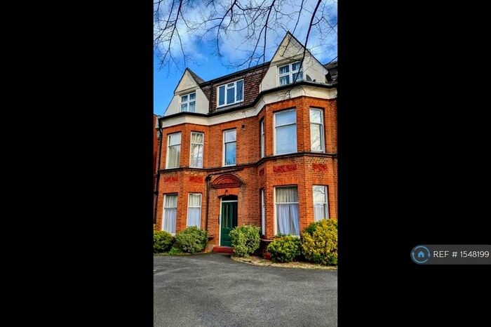 1 Bedroom Flat To Rent In Parklands, Surbiton, KT5