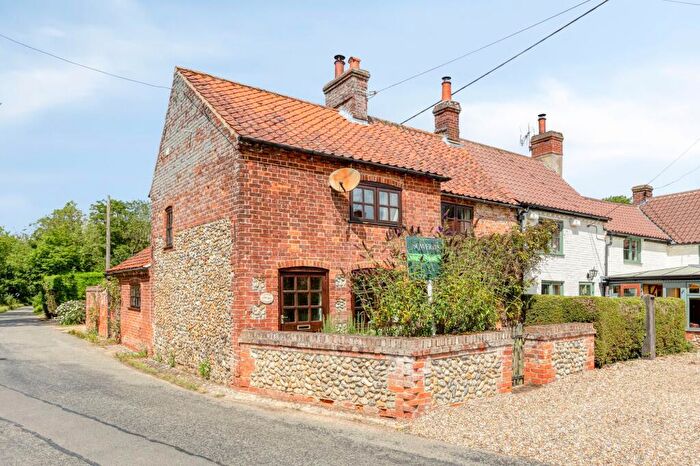 2 Bedroom Cottage For Sale In Chain Free In Hindringham, NR21