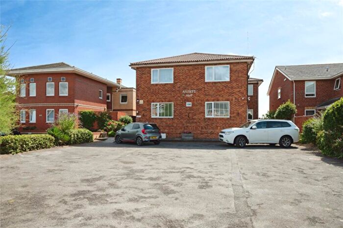 2 Bedroom Flat For Sale In Southwood Road, Hayling Island, Hampshire, PO11