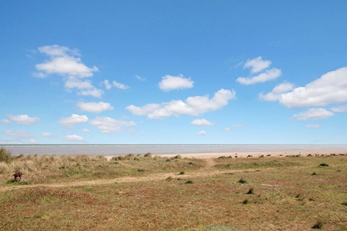 3 Bedroom Detached Bungalow For Sale In The Parade, Greatstone, TN28