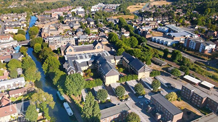 2 Bedroom Apartment For Sale In Broadmeads, Ware, SG12