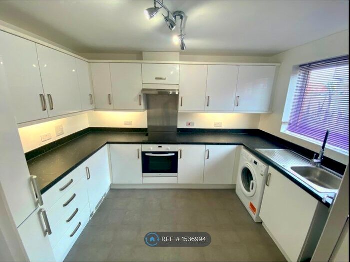 3 Bedroom Terraced House To Rent In Godric Road, Newport, PO30