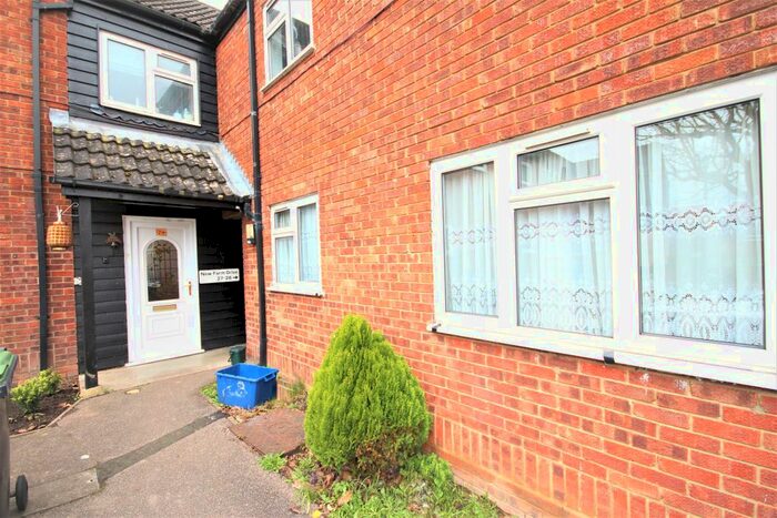 1 Bedroom Flat For Sale In New Farm Drive, Abridge, Romford, RM4