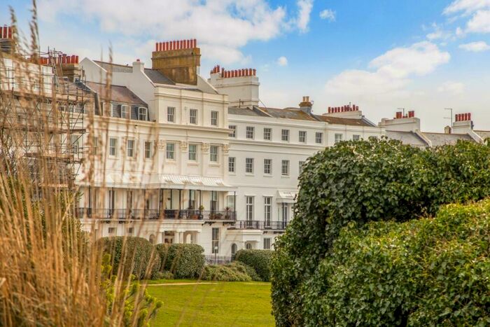 2 Bedroom Apartment To Rent In Lewes Crescent Brighton, BN2