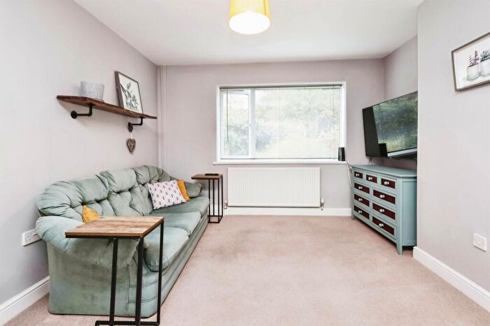 2 Bedroom End Of Terrace House For Sale In Stonehouse Lane, Quinton, Birmingham, B32