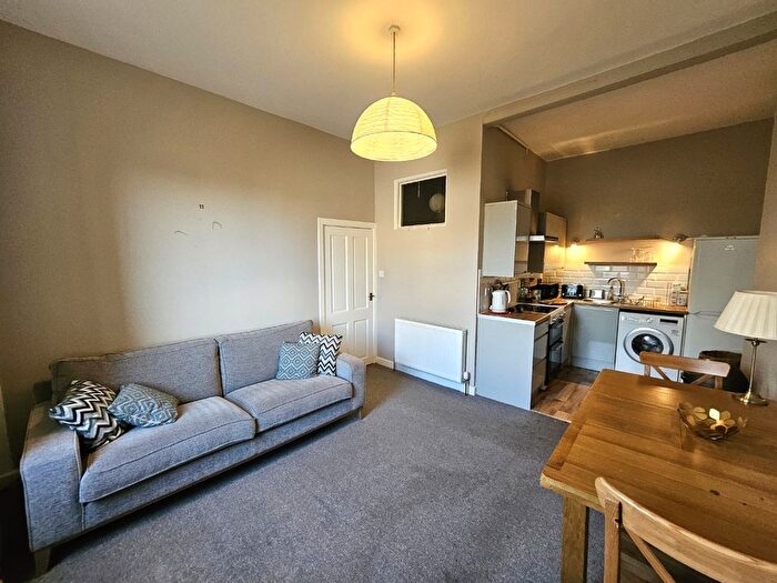 1 Bedroom Flat To Rent In Millar Place, Morningside, Edinburgh, EH10