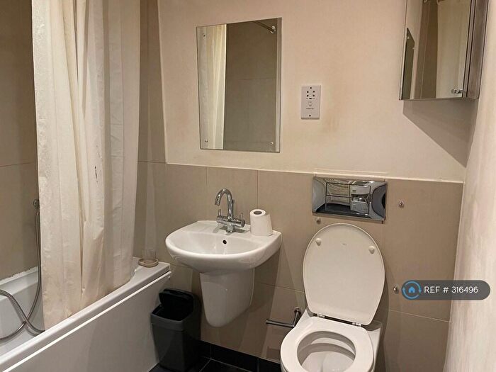 2 Bedroom Flat To Rent In Barton Mill Road, Canterbury, CT1