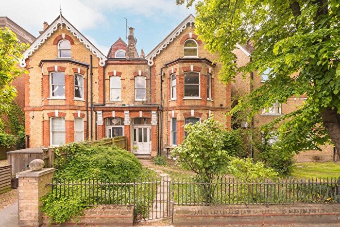 2 Bedroom Flat To Rent In Trinity Road, Earlsfield, SW18