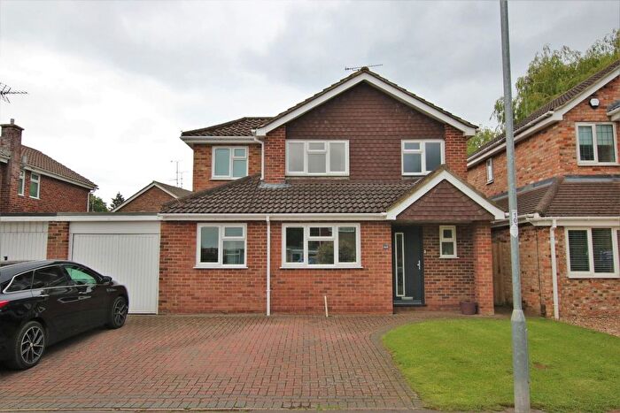 4 Bedroom Detached House For Sale In Meadow Road, Wokingham, RG41