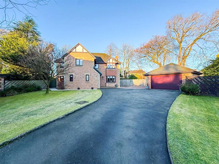 5 Bedroom Detached House For Sale In Cullinpark Grove, Strathaven, ML10