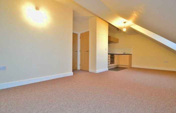 1 Bedroom Flat To Rent In Rodley Lane, Leeds, LS13