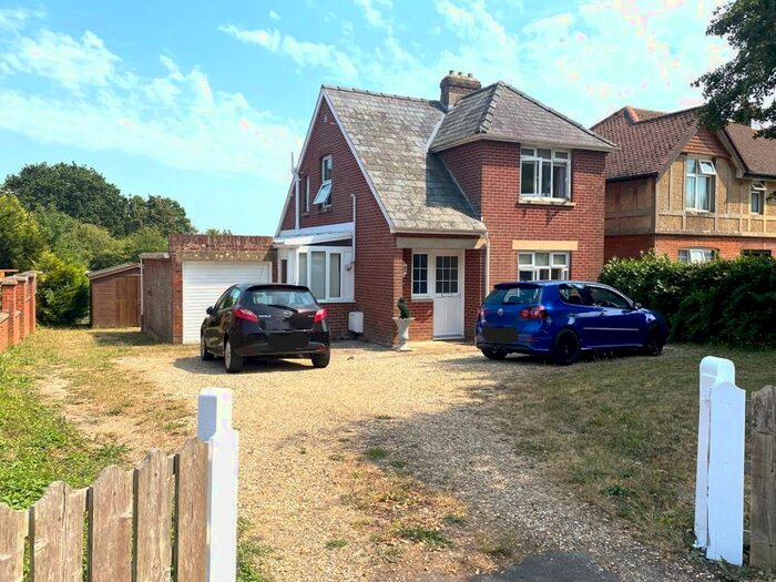 2 Bedroom Detached House To Rent In Church Road, Wootton Bridge, Ryde, PO33