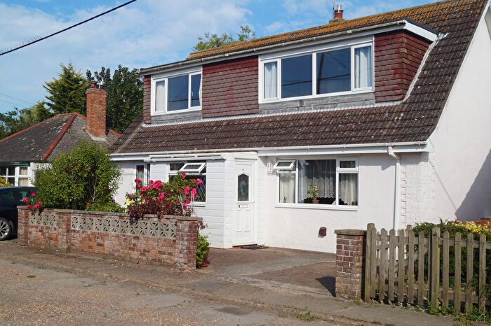 3 Bedroom Detached House For Sale In St. Ann's Road, Dymchurch, TN29