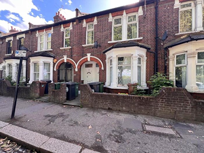 2 Bedroom Maisonette For Sale In Dames Road, London, E7