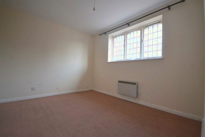 2 Bedroom Terraced House To Rent In Thirlmere Close, Kettering, NN16