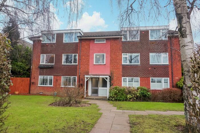 1 Bedroom Flat To Rent In Graham House, Chester Road, Streetly, Sutton Coldfield, B74