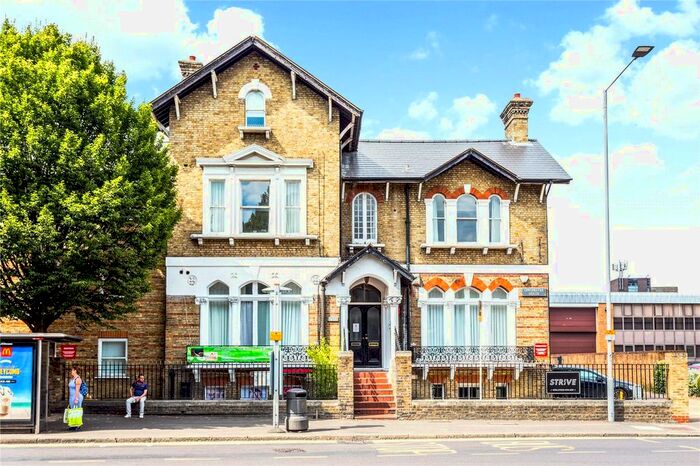 Studio To Rent In London Road, Kingston Upon Thames, Surrey, KT2