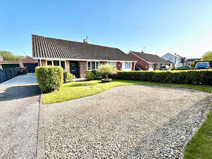3 Bedroom Bungalow For Sale In Thorne Lane, Yeovil, BA21