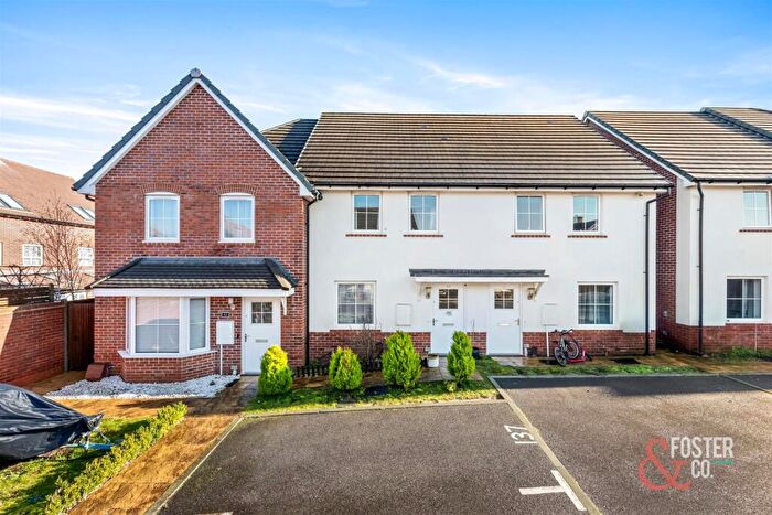 2 Bedroom House For Sale In Fletcher Way, Henfield, BN5