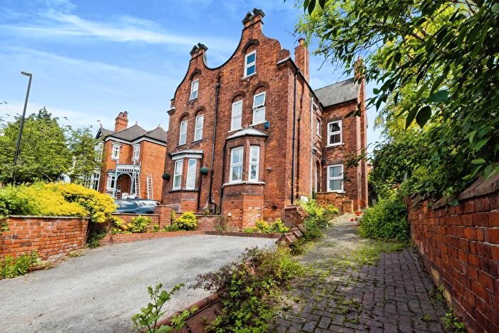 5 Bedroom Semi-Detached House For Sale In Yarborough Road, Lincoln, LN1