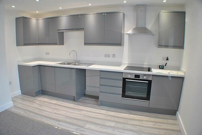 2 Bedroom Maisonette To Rent In A High StreetKeynshamBristol, BS31