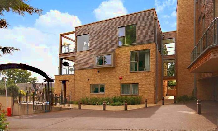 2 Bedroom Maisonette Flat To Rent In Hitherbury Close, Guildford, GU2