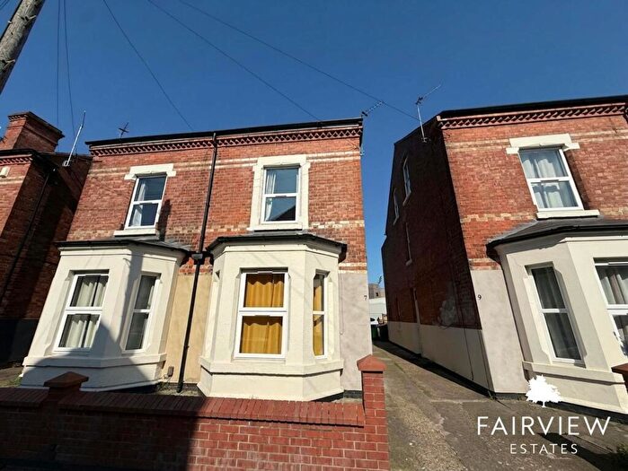 4 Bedroom Semi-Detached House To Rent In Rushworth Avenue, West Bridgford, NG2