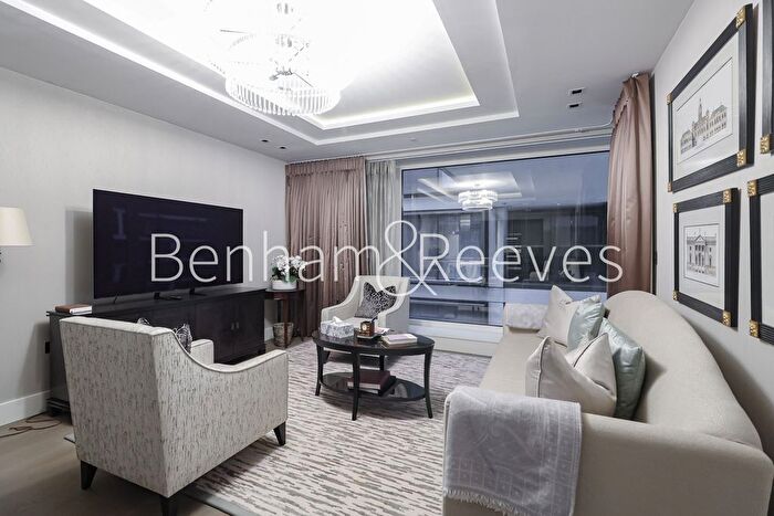 3 Bedroom Flat To Rent In Bridgeman House, Kensington, W14