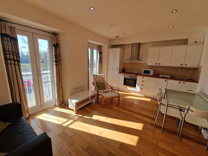 1 Bedroom Flat To Rent In Oystermouth Road, Swansea, SA1