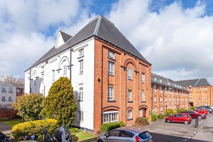 2 Bedroom Flat To Rent In George Morland House, Abingdon, OX14