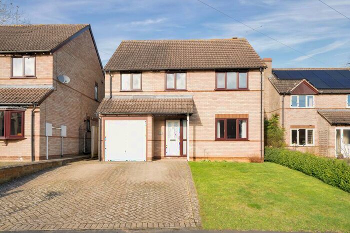 4 Bedroom Detached House For Sale In Ash Close, Uppingham, LE15