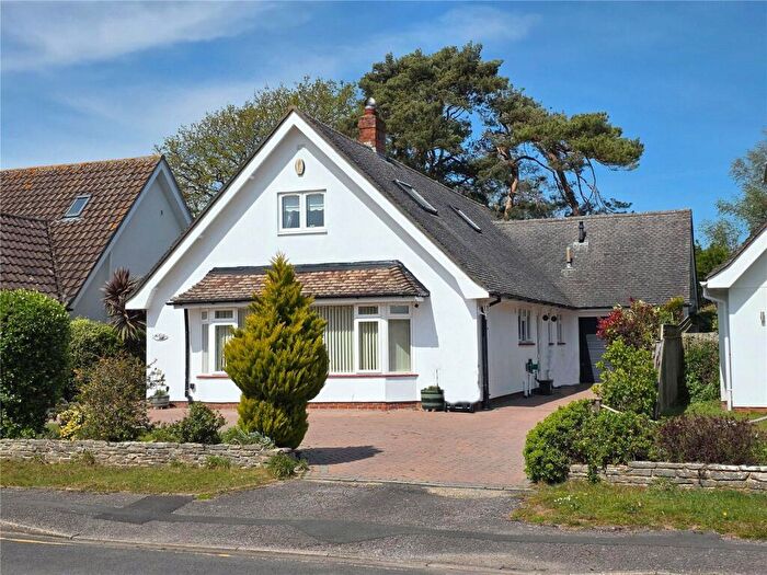 5 Bedroom Chalet For Sale In Waterford Gardens, Highcliffe, Christchurch, Dorset, BH23