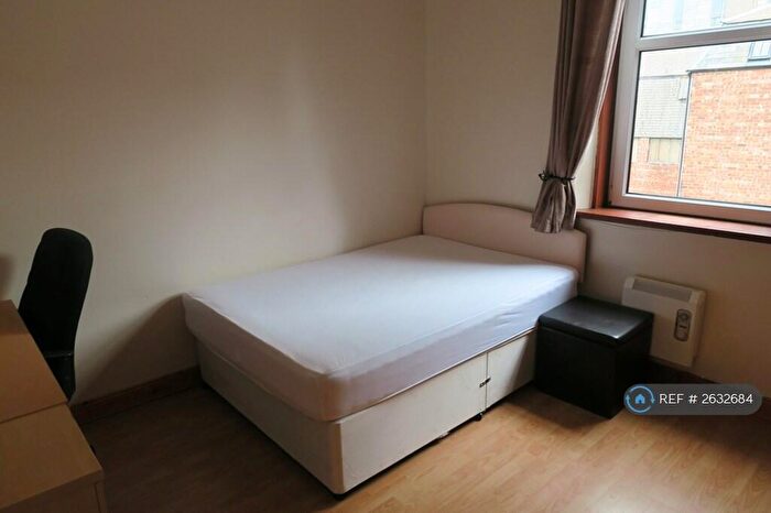 2 Bedroom Flat To Rent In Bon Accord Terrace, Aberdeen, AB11