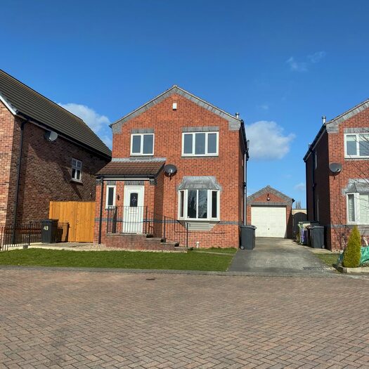 3 Bedroom Detached House To Rent In Woodlands Drive, East Ardsley, WF3