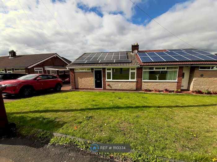 2 Bedroom Semi-Detached House To Rent In Maple Avenue, Stalybridge, SK15