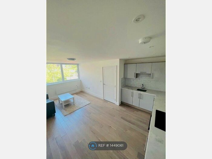 1 Bedroom Flat To Rent In Silbury Boulevard, Milton Keynes, MK9