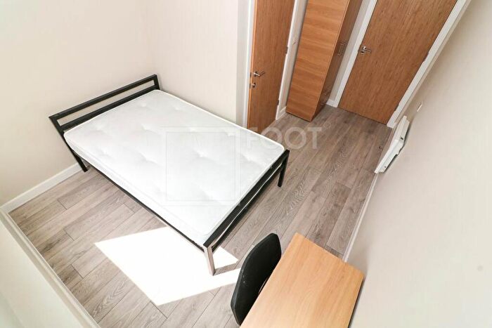 Flat To Rent In Colonnade House, Sunbridge Road, BD1