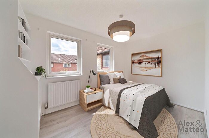 2 Bedroom Terraced House For Sale In Abbey Gardens, Bermondsey, SE16